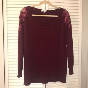 🔥Soleillee embroidered long sleeve top.🔥🔥🔥🔥